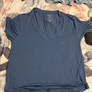 American Eagle Outfitters Women's Navy V-Neck Tee